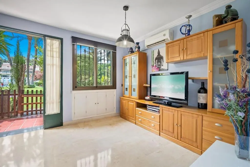 Unique 2 Bedroom Apart In Golden Mile✺ Pool ✺ Parking Μαρμπέλλα