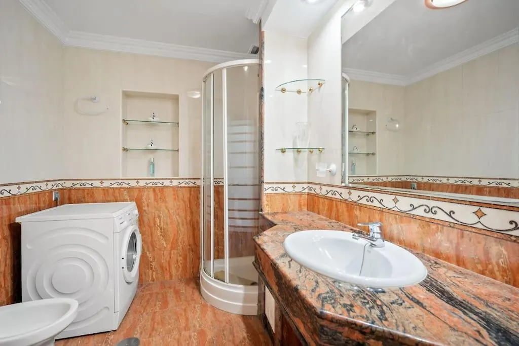 Apartment Unique 2 Bedroom Apart In Golden Mile✺ Pool ✺ Parking Marbella